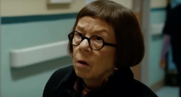 Linda Hunt: The Remarkable Actress with an Extraordinary Love Story