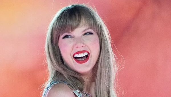 Taylor Swift Responds to Accusations of Not Playing Live